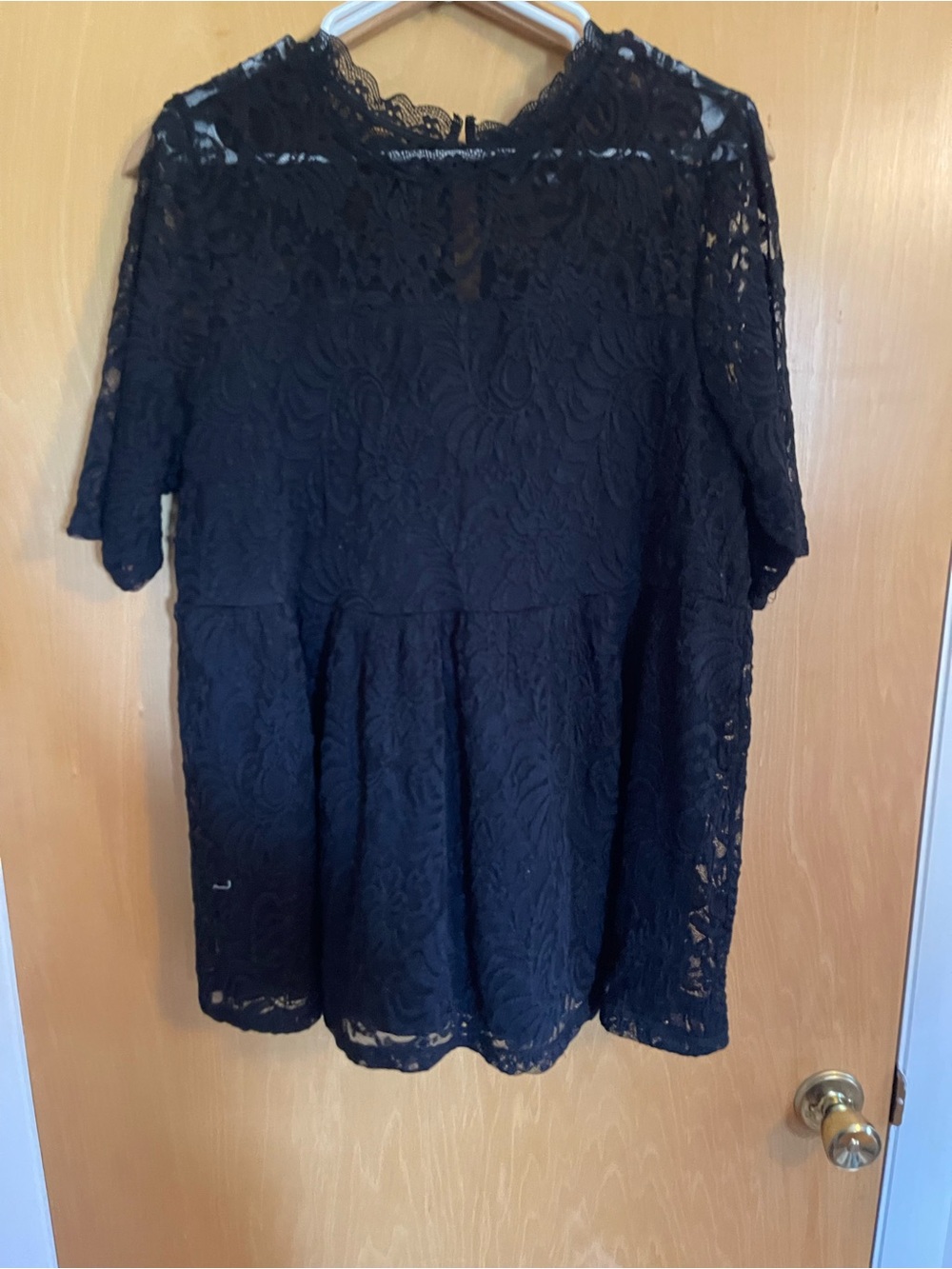 Torrid Black Lace Peplum Short Sleeve Top 2x